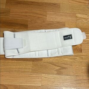 Motif White Women's Support Belt